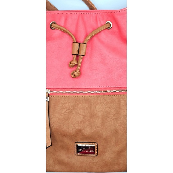 Simply Noelle Two Tone Coral Tan Faux Leather Drawstring Bucket Bag‎ Purse - Picture 4 of 7